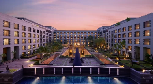 MUMGH-P0765-Inner-Courtyard-Hotel-Exterior-Evening.16x9_11zon